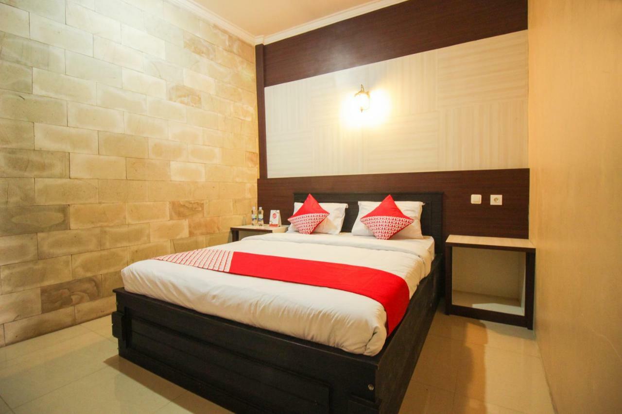Oyo 820 Abad Baru Hotel Pangandaran Exterior photo
